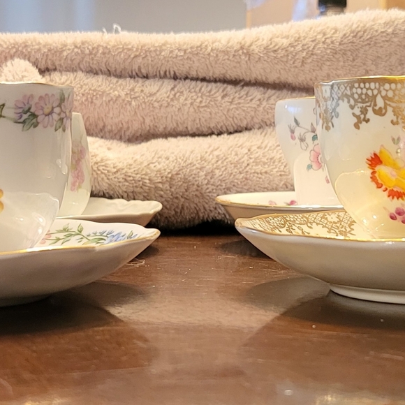 4 tea cups and saucers made in England - Picture 2 of 5